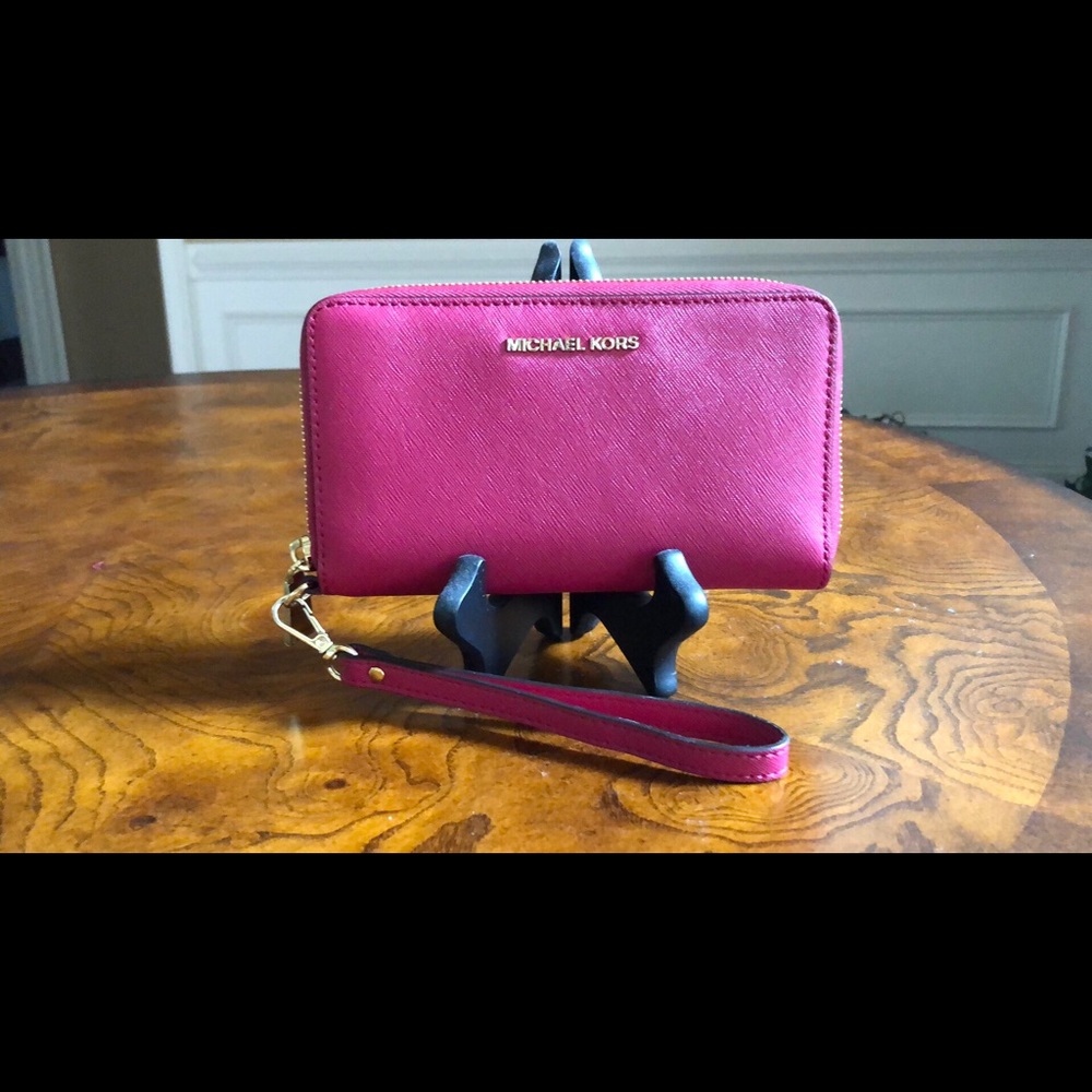 Michael Kors Wristlet Wallet